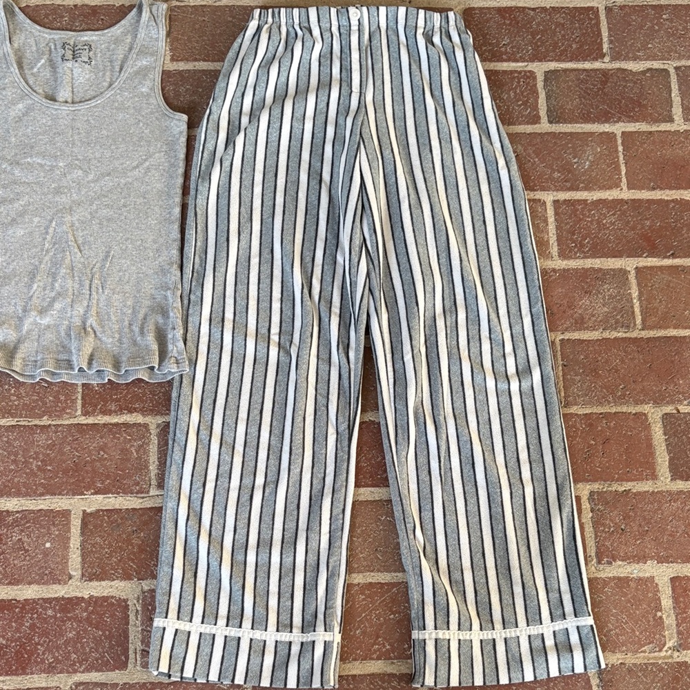 Simply Vera Vera Wang Gray and White Striped Pajama Bottoms/Old Navy Tank Top - Picture 6 of 13